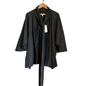 NWT! Cameo no escape cape. Wool blend